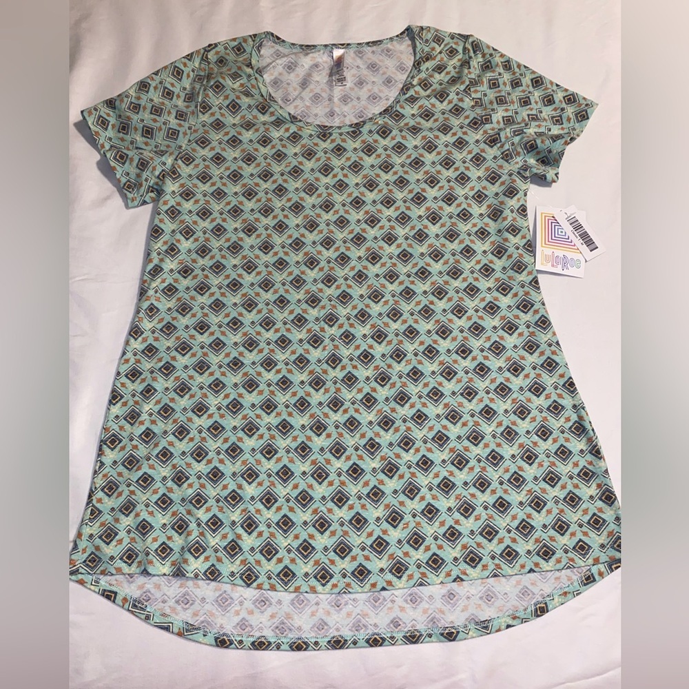 NWT LuLaRoe Classic Scoopneck T-Shirt Size M